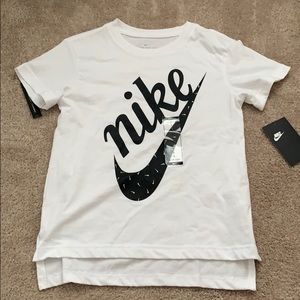 Girls Nike tee